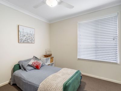 32 Parkview Drive, Springfield Lakes