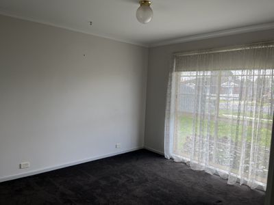 182 Coppards Road, Whittington