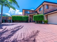 6 Hampton Close, Carindale