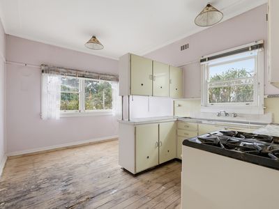 22 Tamplin Road, Guildford