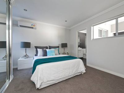 2/10 Swanston Street, Yokine