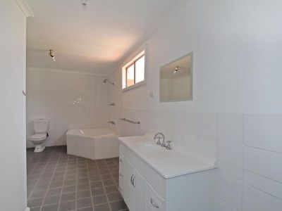 17 Ardagh Avenue, Kalgoorlie