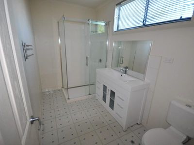1B Turro Place, Newman