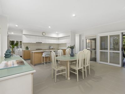 14 Barrington Crescent, Wakerley