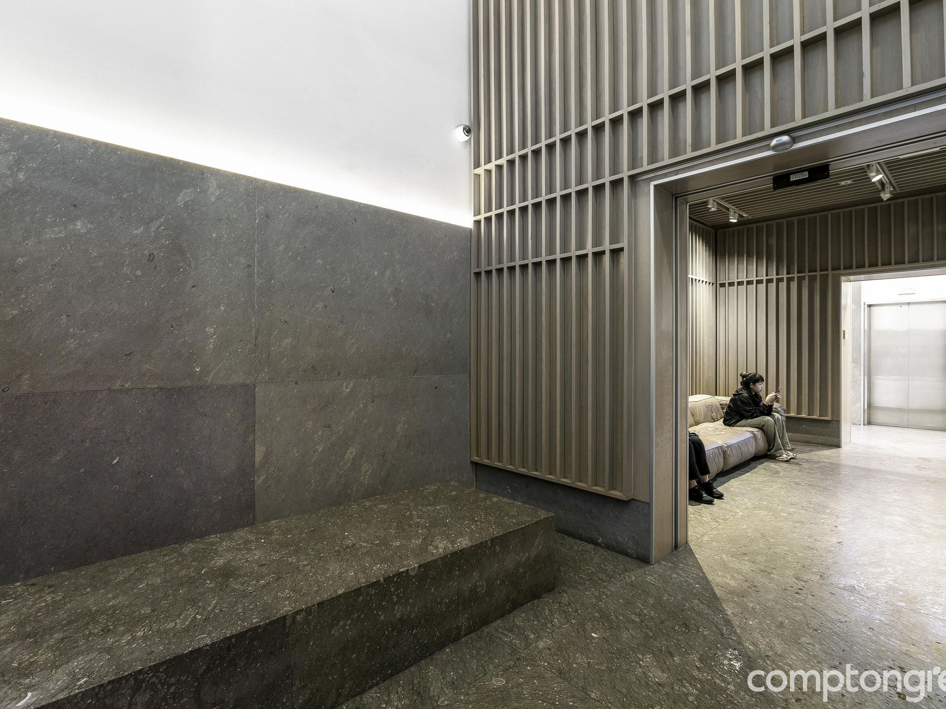 2501 / 8 Sutherland Street, Melbourne