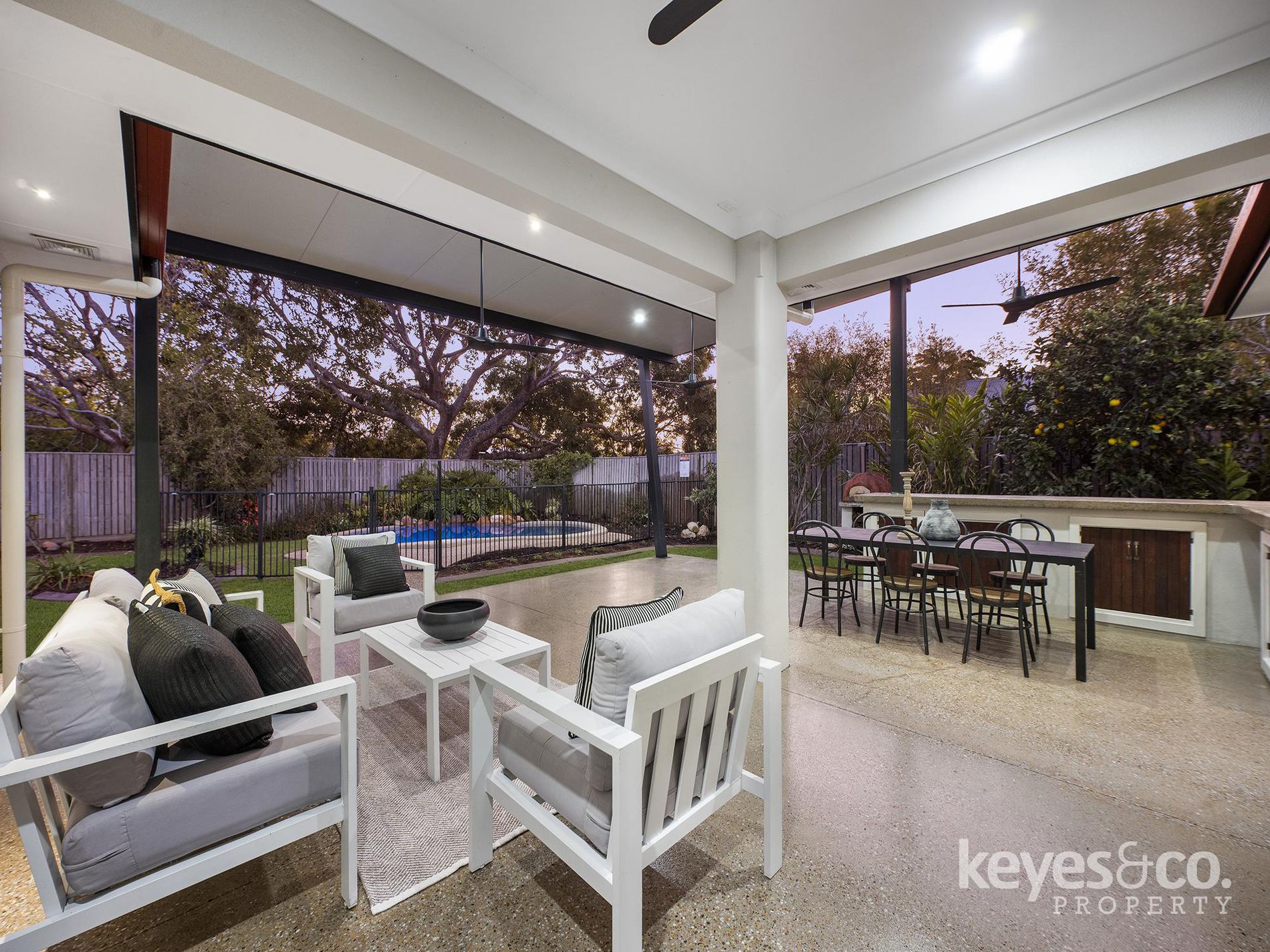 15 Greentree Circuit, Bushland Beach