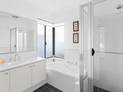 13 Crowley Vista, Salter Point