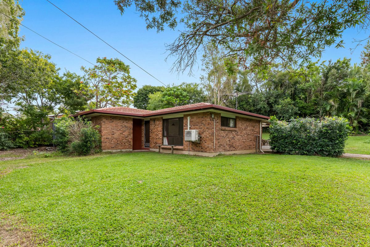 Family Living on a Large 824m2 Corner Block with To Add a Granny Flat
