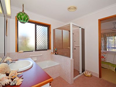 6 BERNA COURT, Point Vernon