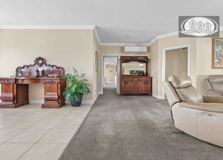 231 Golf Course Road, Heywood