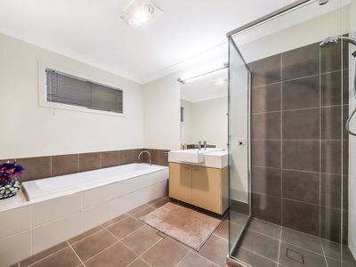 44 Feathertail Place, Wakerley
