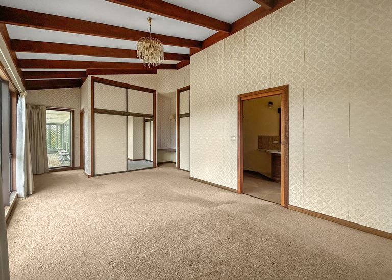 8303 Princes Highway, Allestree