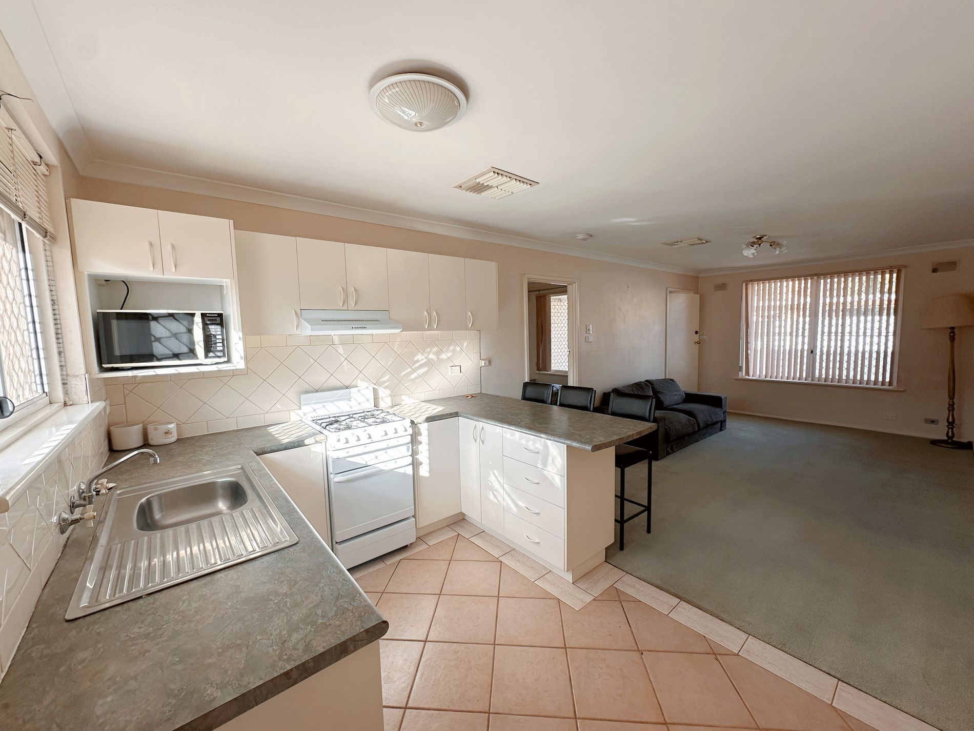 3 / 33 Piccadilly Street, Piccadilly