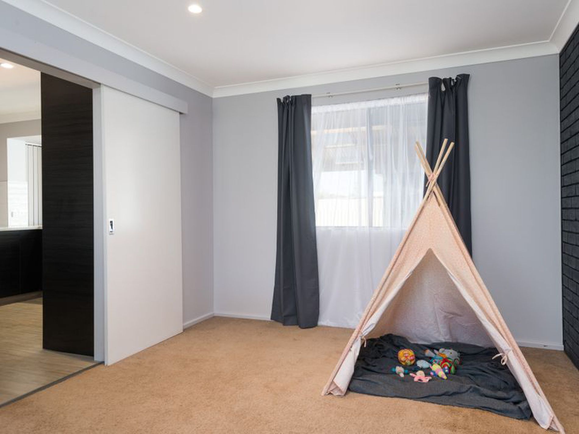 7 St John Grove, Hannans