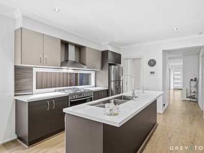 53 Orbis Avenue, Fraser Rise