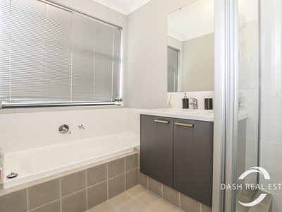 6 Mamoose Road, Banksia Grove