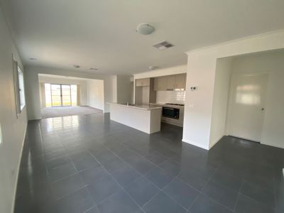 111 Haze Drive, Point Cook