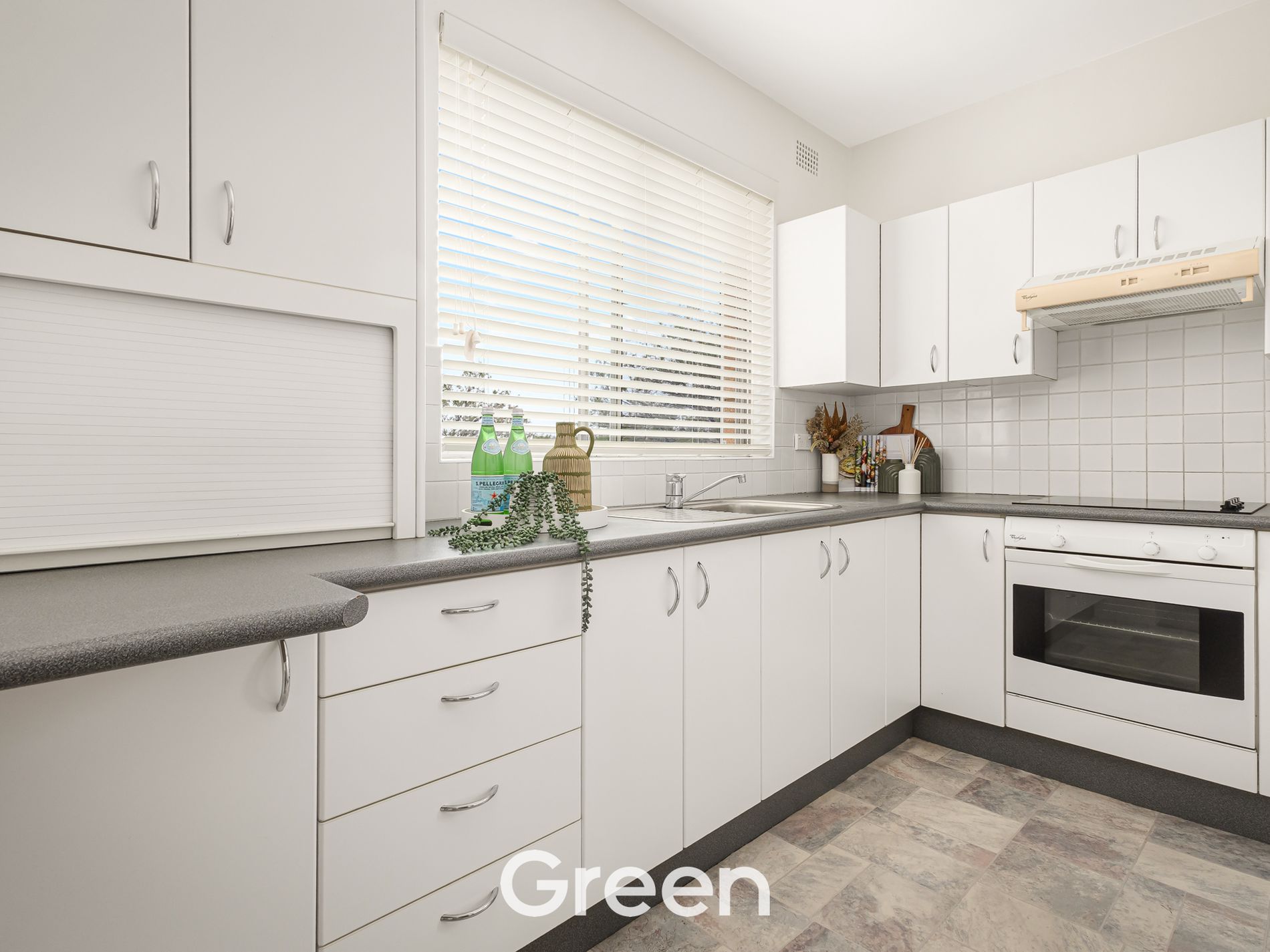 1 / 33 Meadow Crescent, Meadowbank