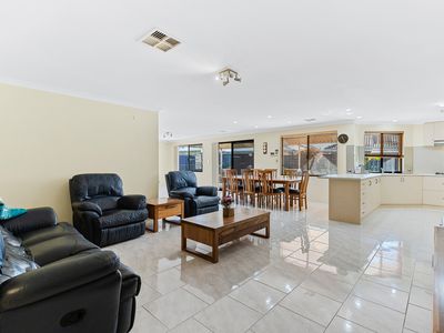 17 Whyalla Circle, Port Kennedy