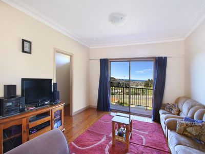 64 Flagstaff Road, Warrawong
