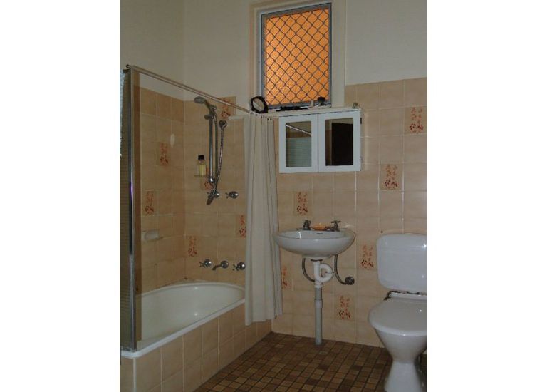 8 / 20 St Johns Row, Glenelg