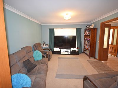 8 Twickenham Drive, Dubbo