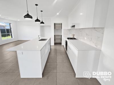36 Sea Crescent, Dubbo