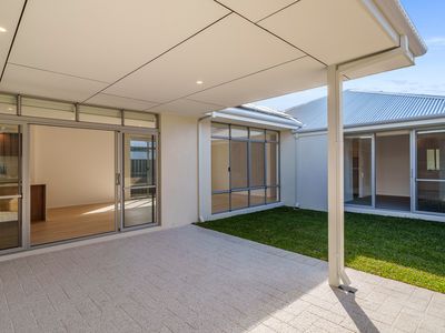9 Shortland Road, Bushmead