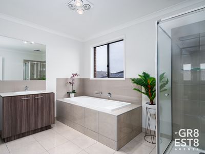 6 Tallon Way, Cranbourne West