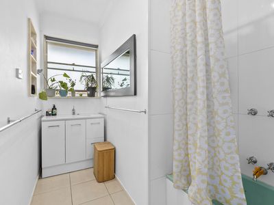 33 Mercury Crescent, Newcomb