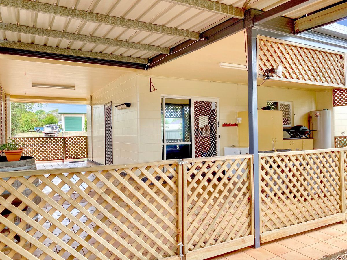 31 Danzer Drive, Atherton