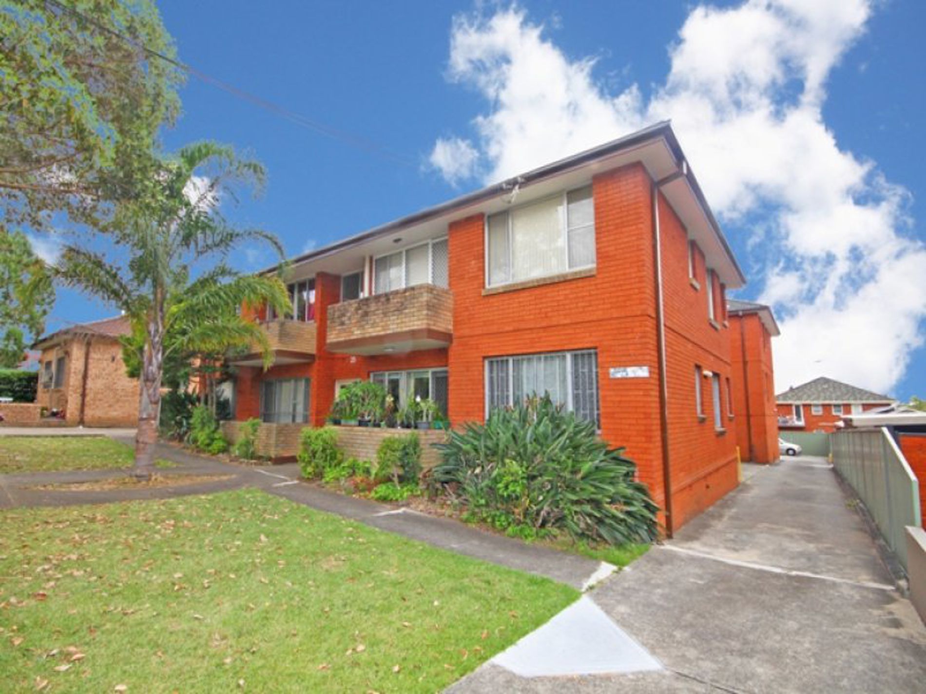 9 / 25 Yerrick Road, Lakemba