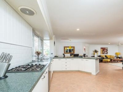12 Cranston Loop, Kinross