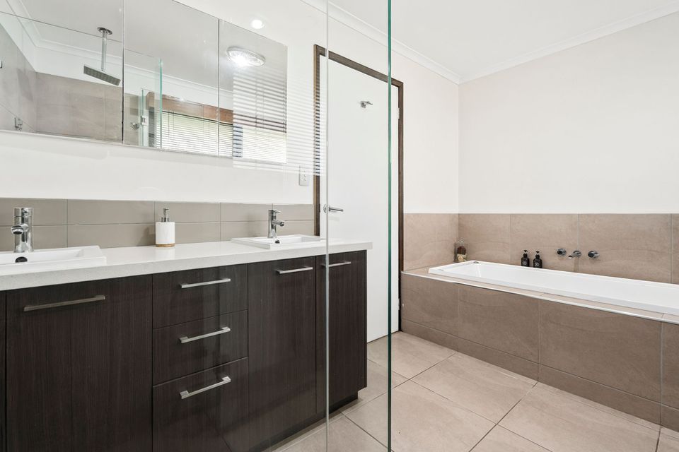 17-19 St Elmo Crescent, Highton