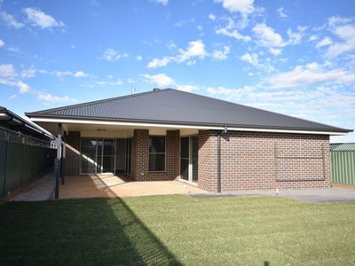 31 Amadeus Avenue, Dubbo