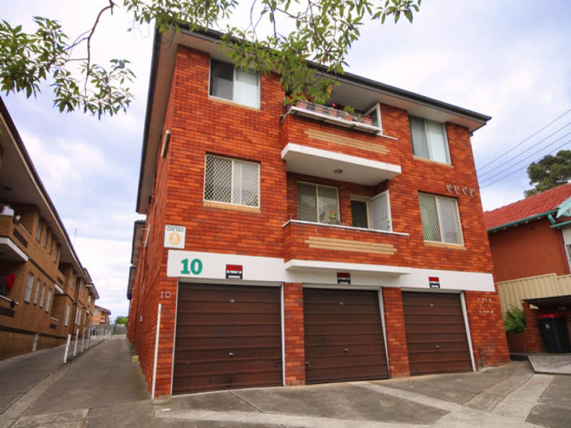 10 Fairmount, Lakemba