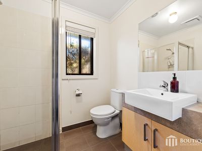 2 / 227 Outlook Drive, Dandenong North