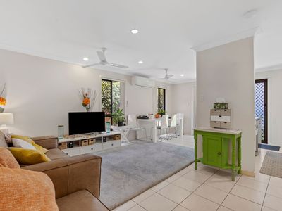 1 / 16 Seashell Avenue, Coomera