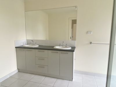 21 Peppertree Drive, Point Cook