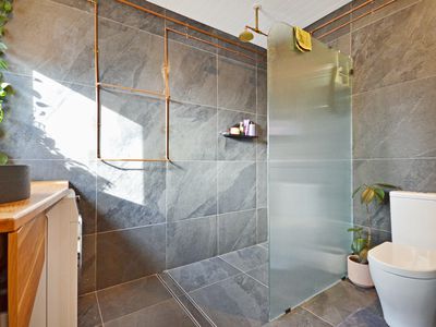 9 / 65 Nesca Parade, The Hill