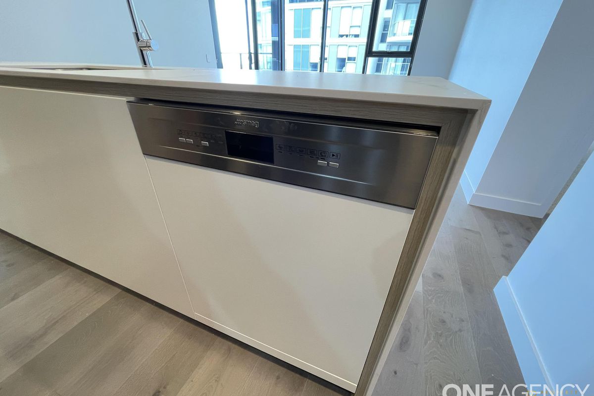 1601 / 8 Chambers Court, Epping