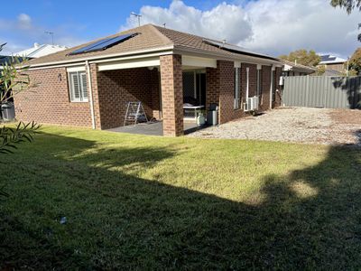 16 Tinnadice Road, Cranbourne East
