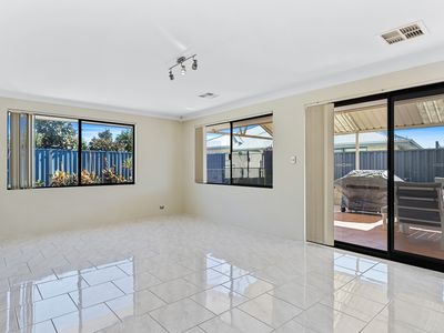 17 Whyalla Circle, Port Kennedy