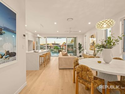 1 / 13 Perry Place, Biggera Waters