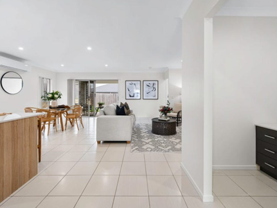 9 Longstaff Crescent, Pimpama