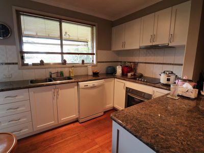 6 Shields Ct, Seymour