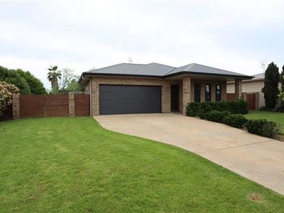 10 Hurford Place, Forbes