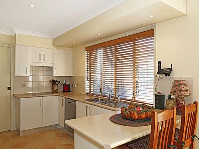 2 Novara Cres, Como