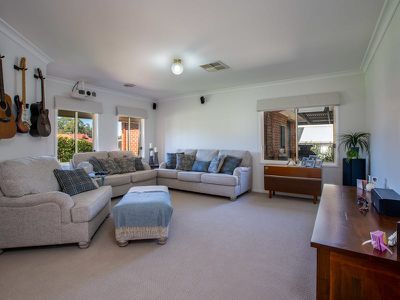 48 Norman Way, Thurgoona