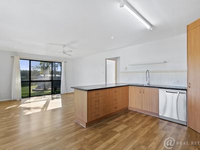 6 Frangipani Drive, Lammermoor